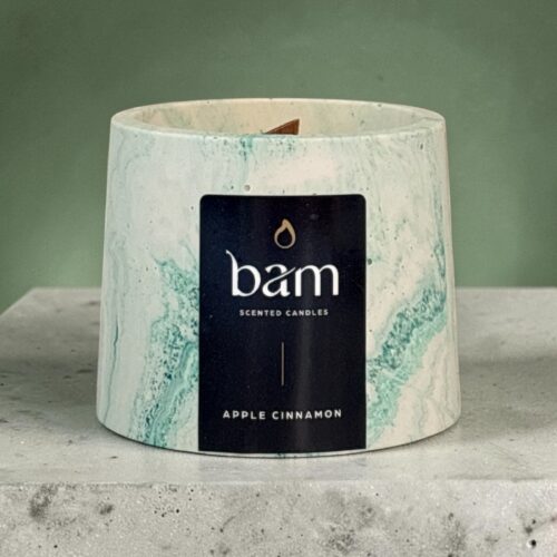 Apple Cinnamon geurkaars met houten wiek – Cone collectie – groen gemarmerd handgemaakt potje